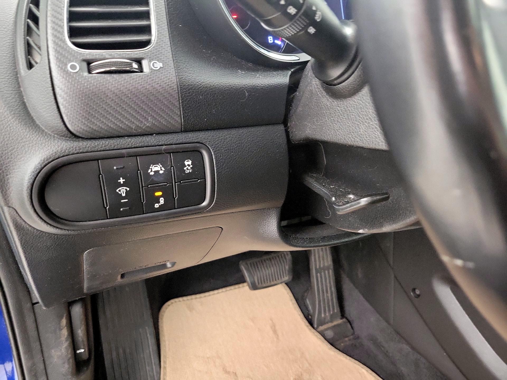 Thumbnail: 2018 Kia Forte - 13