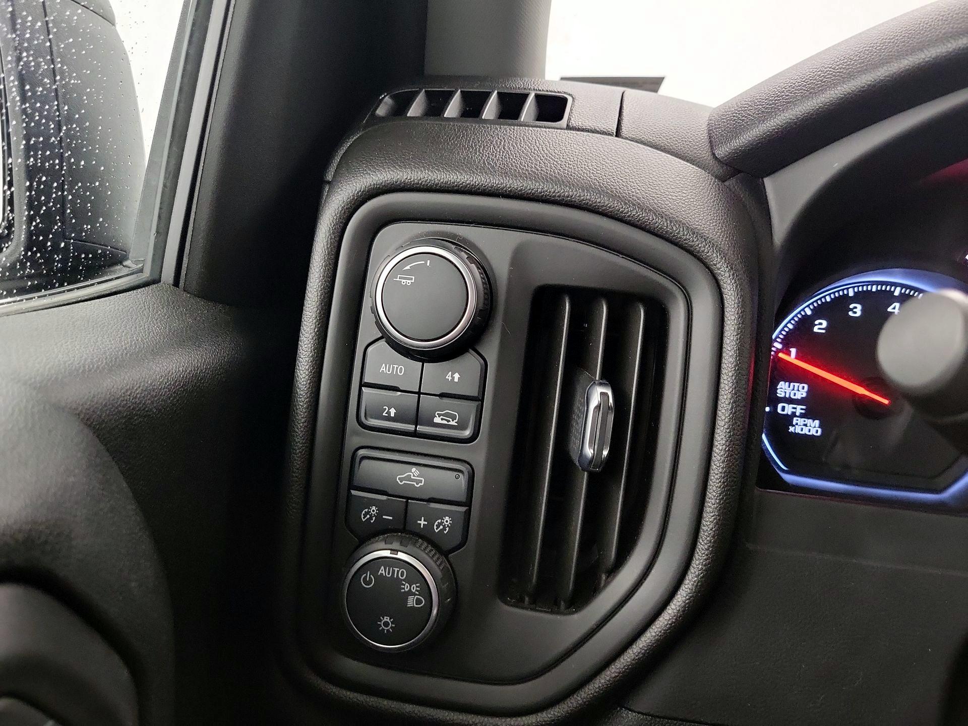 Thumbnail: 2021 Chevrolet Silverado 1500 - 13