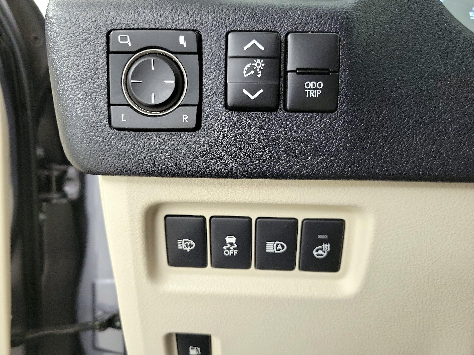 Thumbnail: 2021 Lexus GX - 13