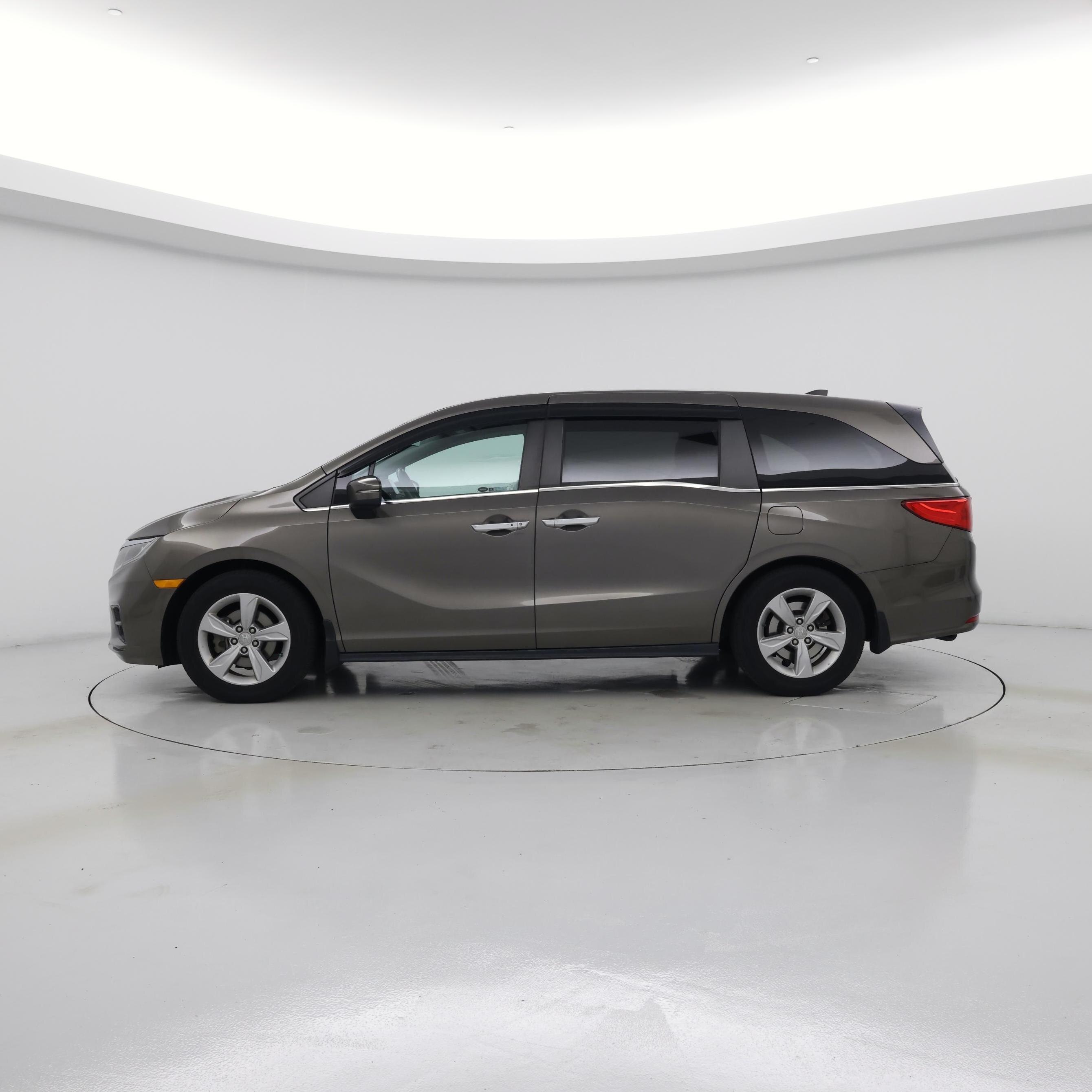 Thumbnail: 2019 Honda Odyssey - 3