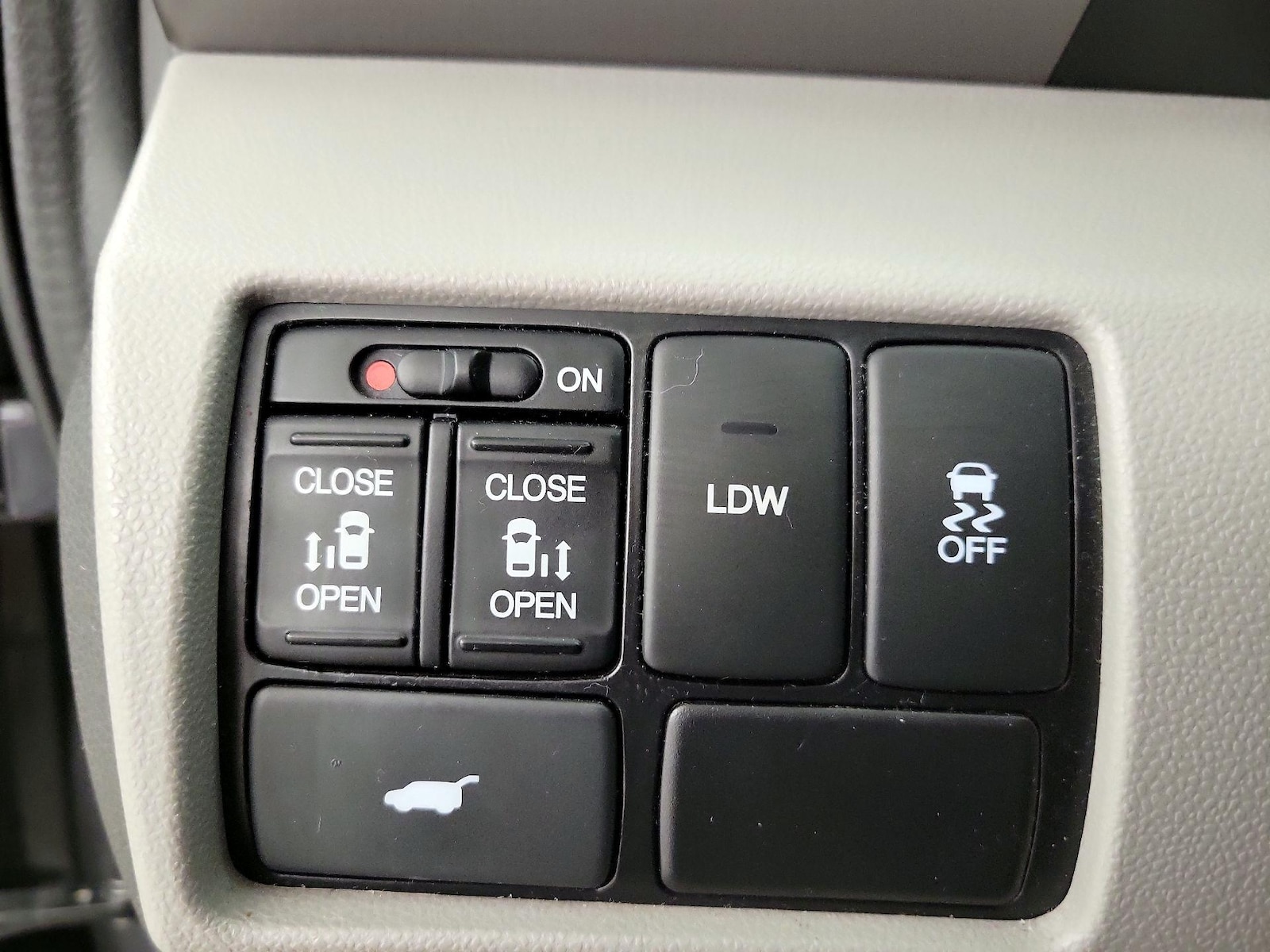 2016 Honda Odyssey EX-L - Photo 14