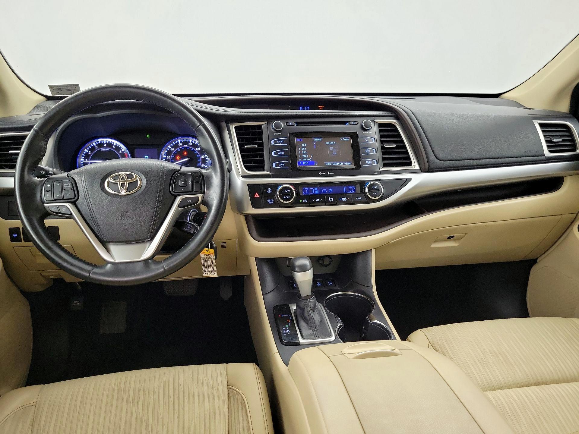 Thumbnail: 2015 Toyota Highlander - 9