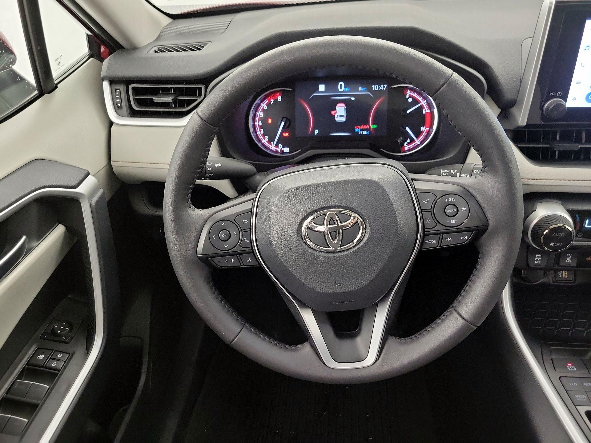 Thumbnail: 2025 Toyota RAV4 - 10