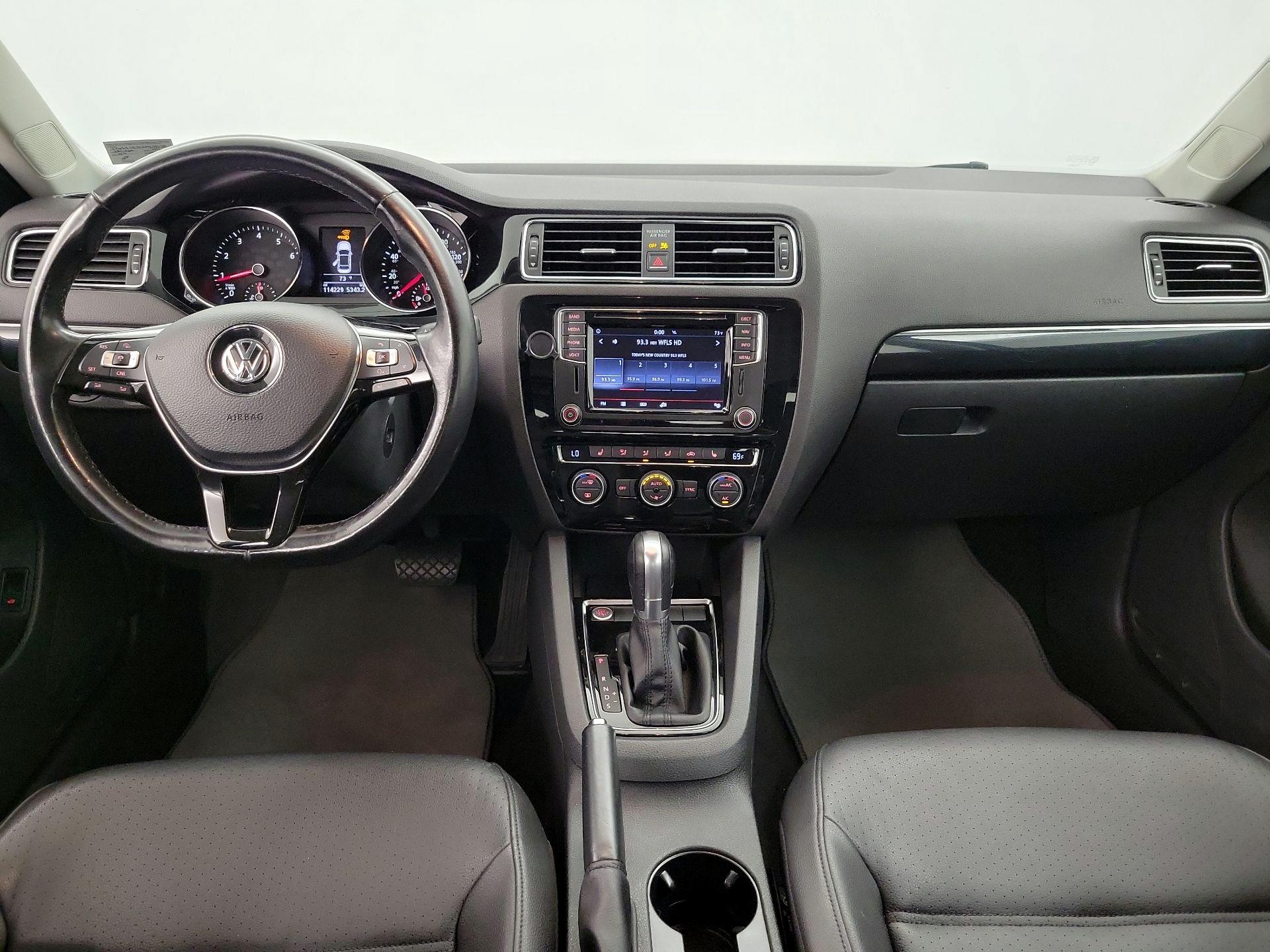 Thumbnail: 2017 Volkswagen Jetta - 9