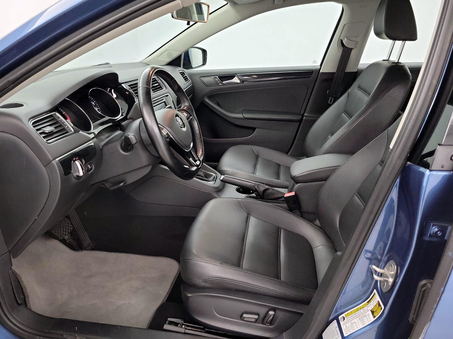 Thumbnail: 2017 Volkswagen Jetta - 11