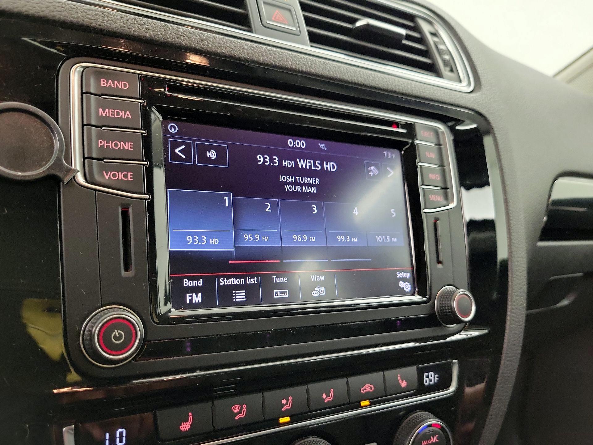 Thumbnail: 2017 Volkswagen Jetta - 16