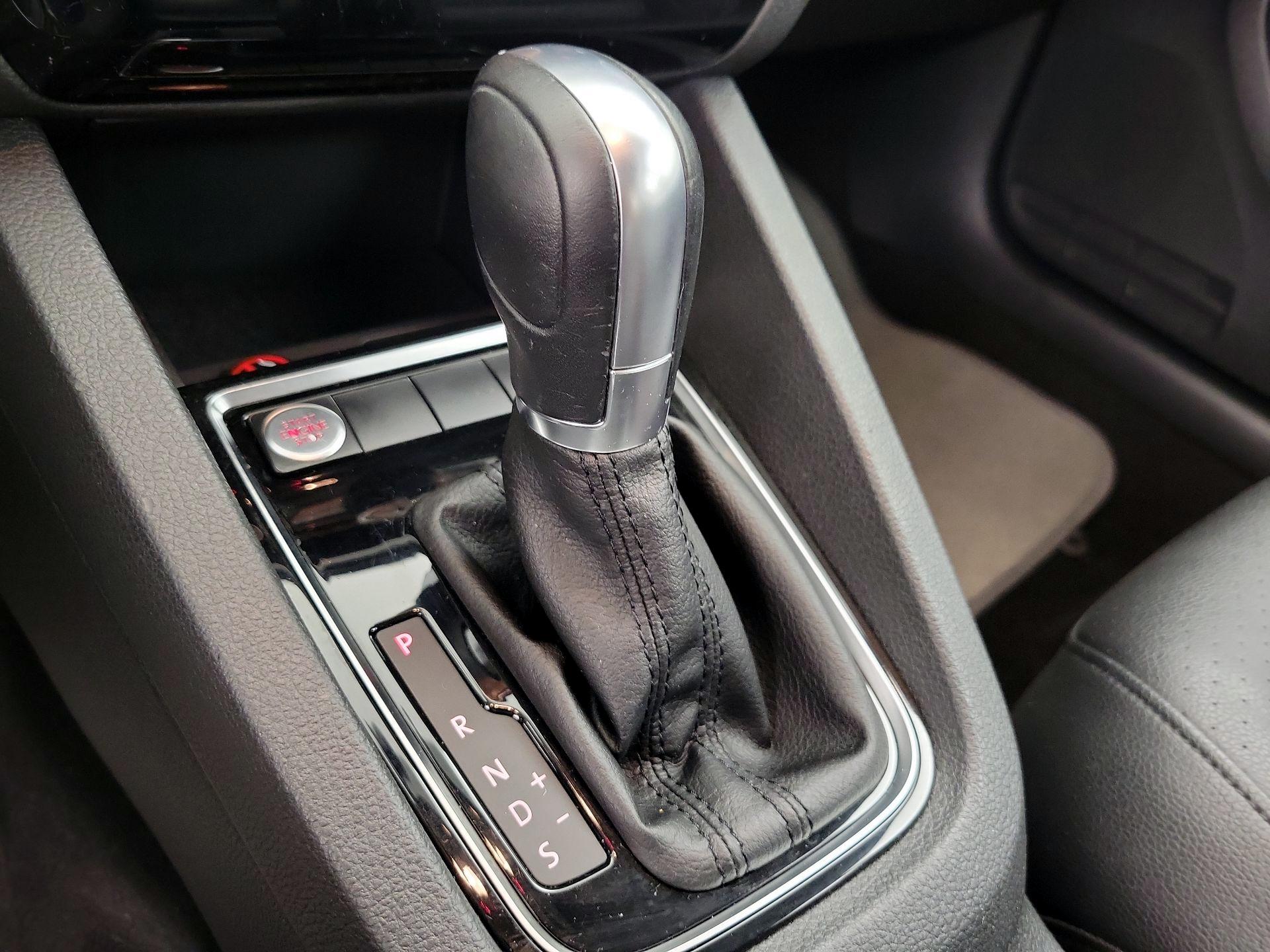 Thumbnail: 2017 Volkswagen Jetta - 18