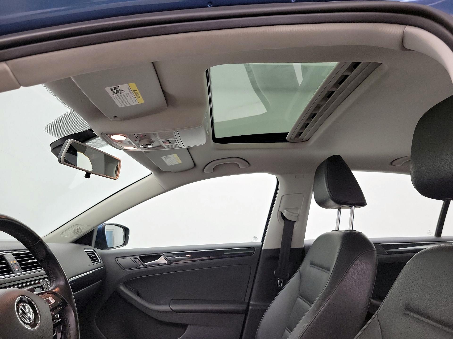 Thumbnail: 2017 Volkswagen Jetta - 20
