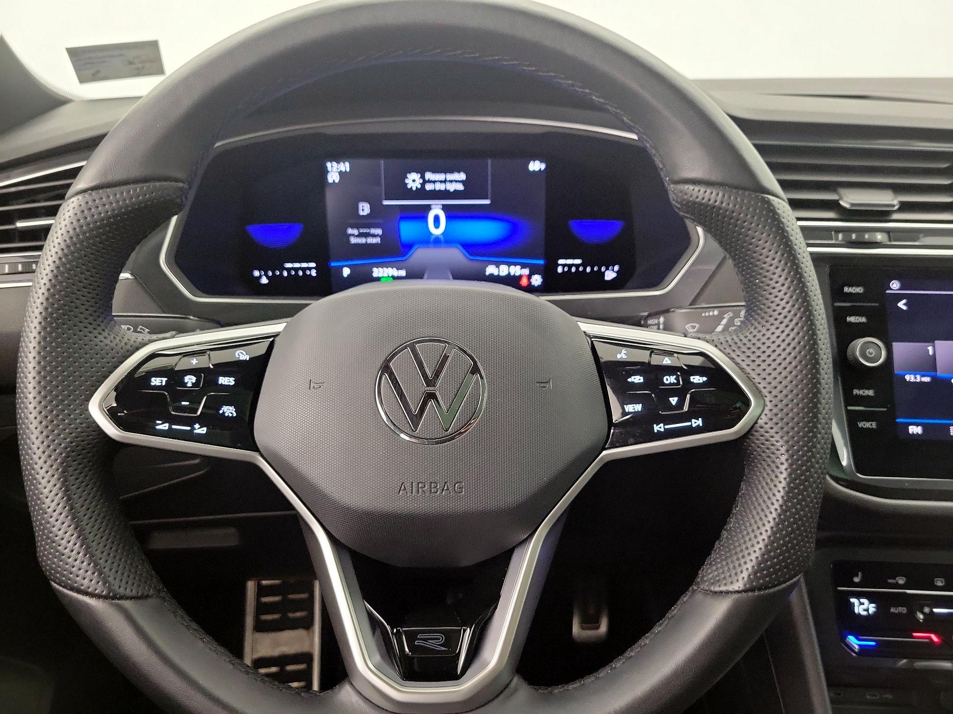 Thumbnail: 2023 Volkswagen Tiguan - 10