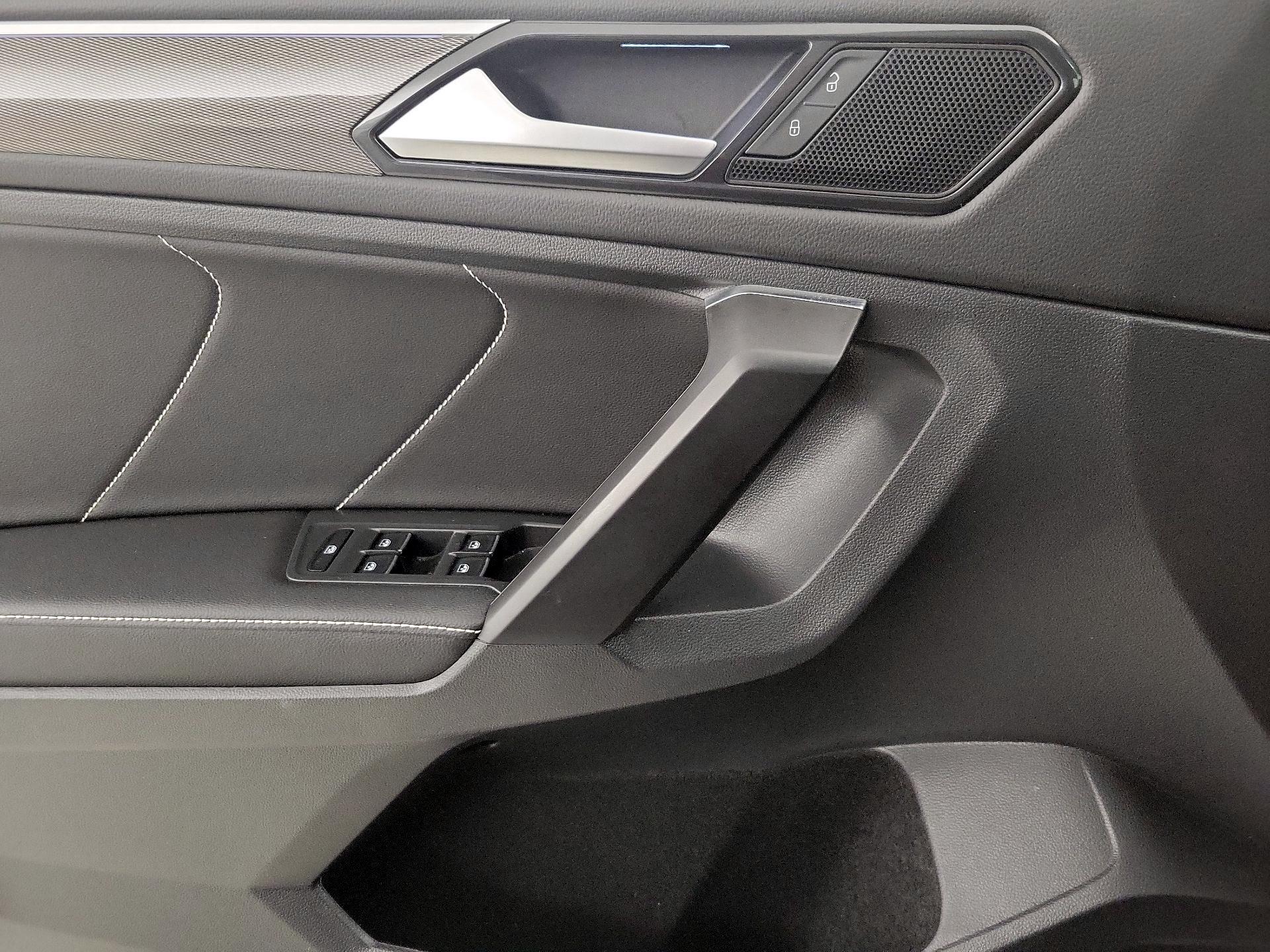 Thumbnail: 2023 Volkswagen Tiguan - 12