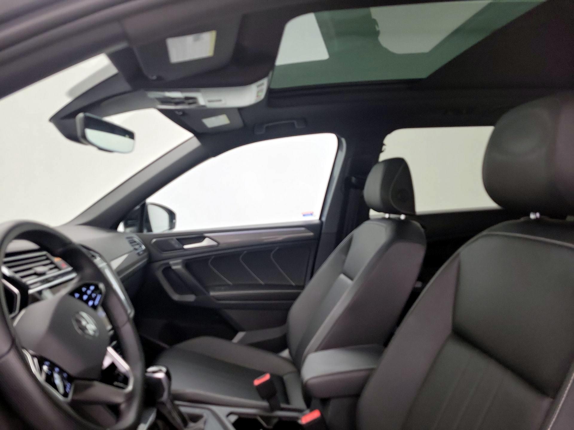 Thumbnail: 2023 Volkswagen Tiguan - 19