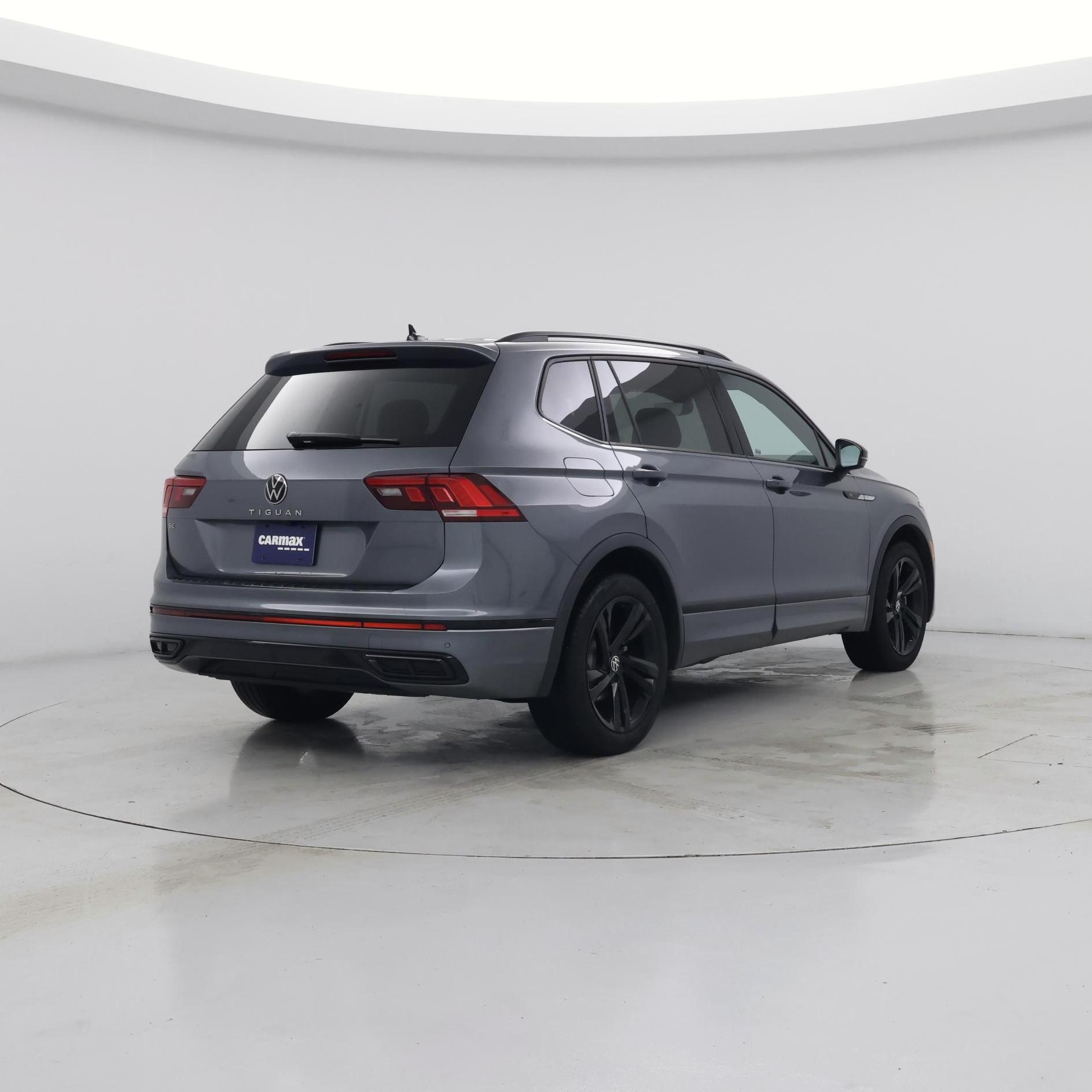 Thumbnail: 2023 Volkswagen Tiguan - 8