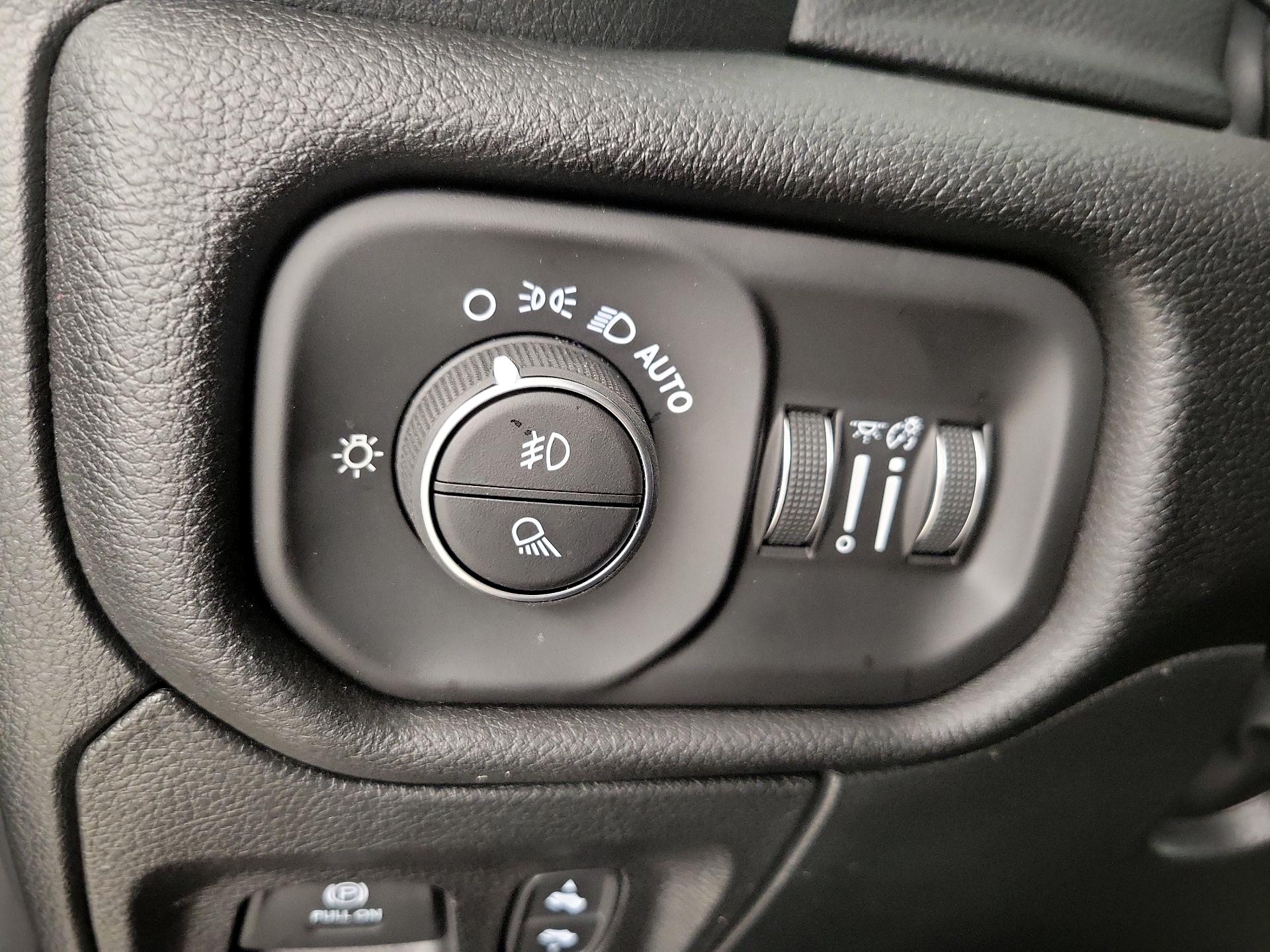 Thumbnail: 2026 RAM 1500 - 13