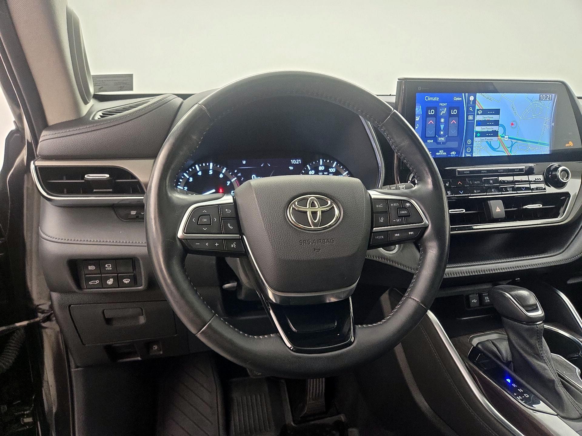 Thumbnail: 2021 Toyota Highlander - 10