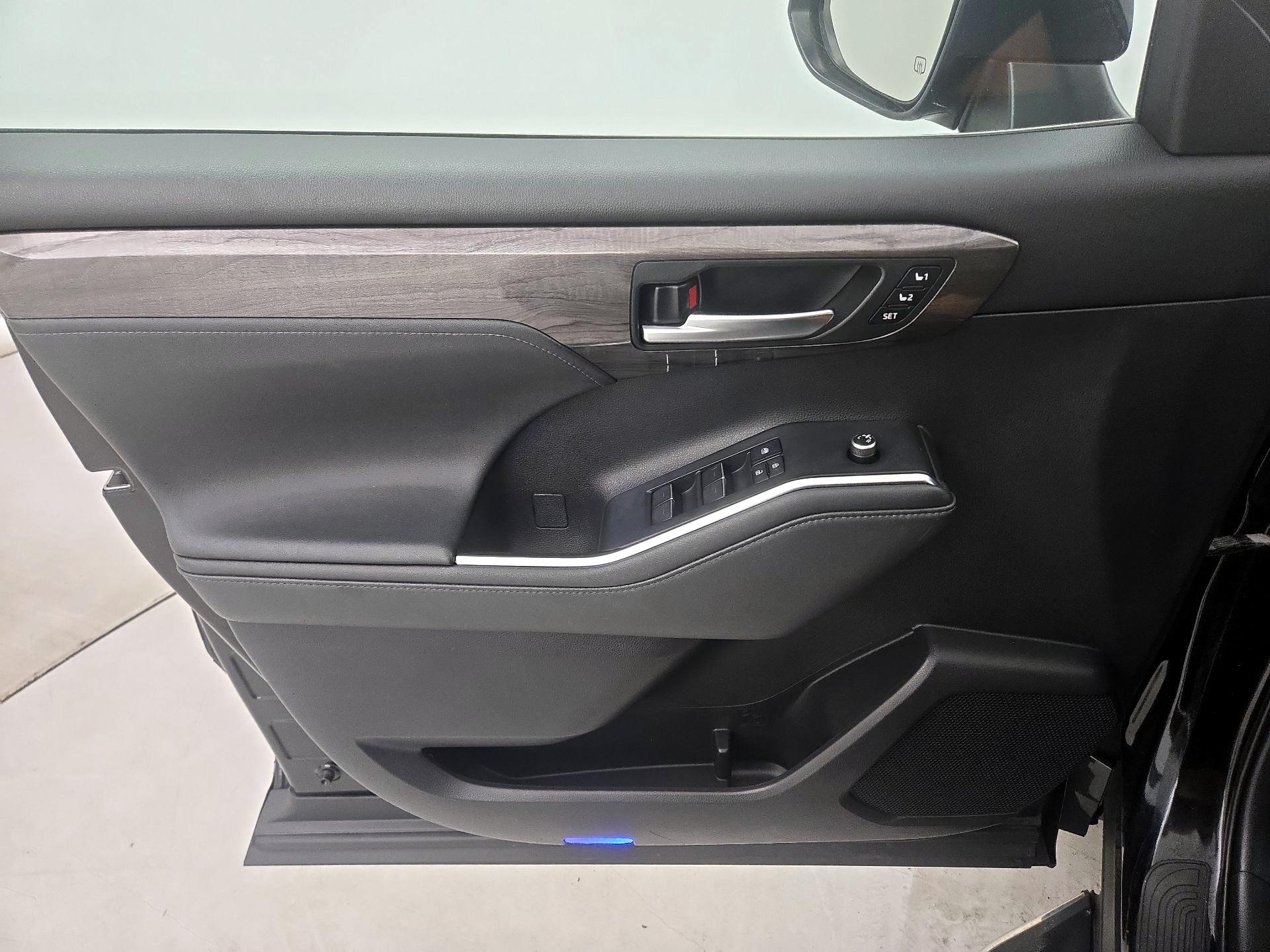Thumbnail: 2021 Toyota Highlander - 12