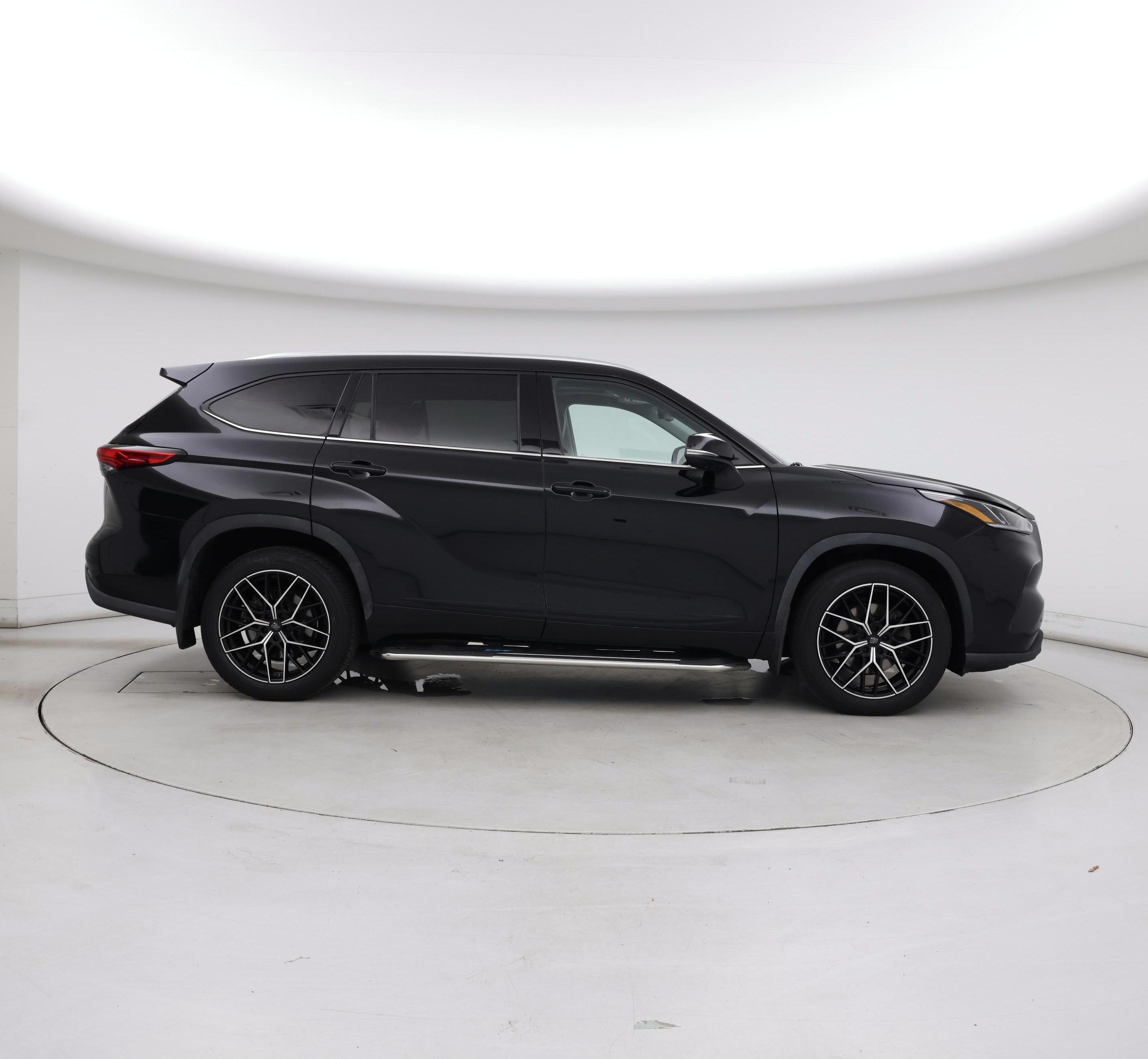 Thumbnail: 2021 Toyota Highlander - 7
