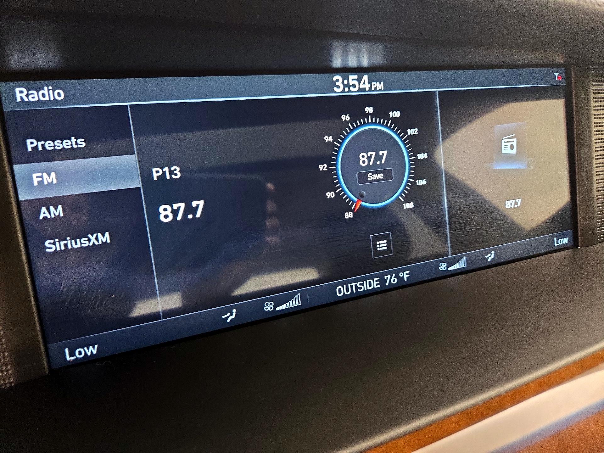 Thumbnail: 2019 Genesis G90 - 16