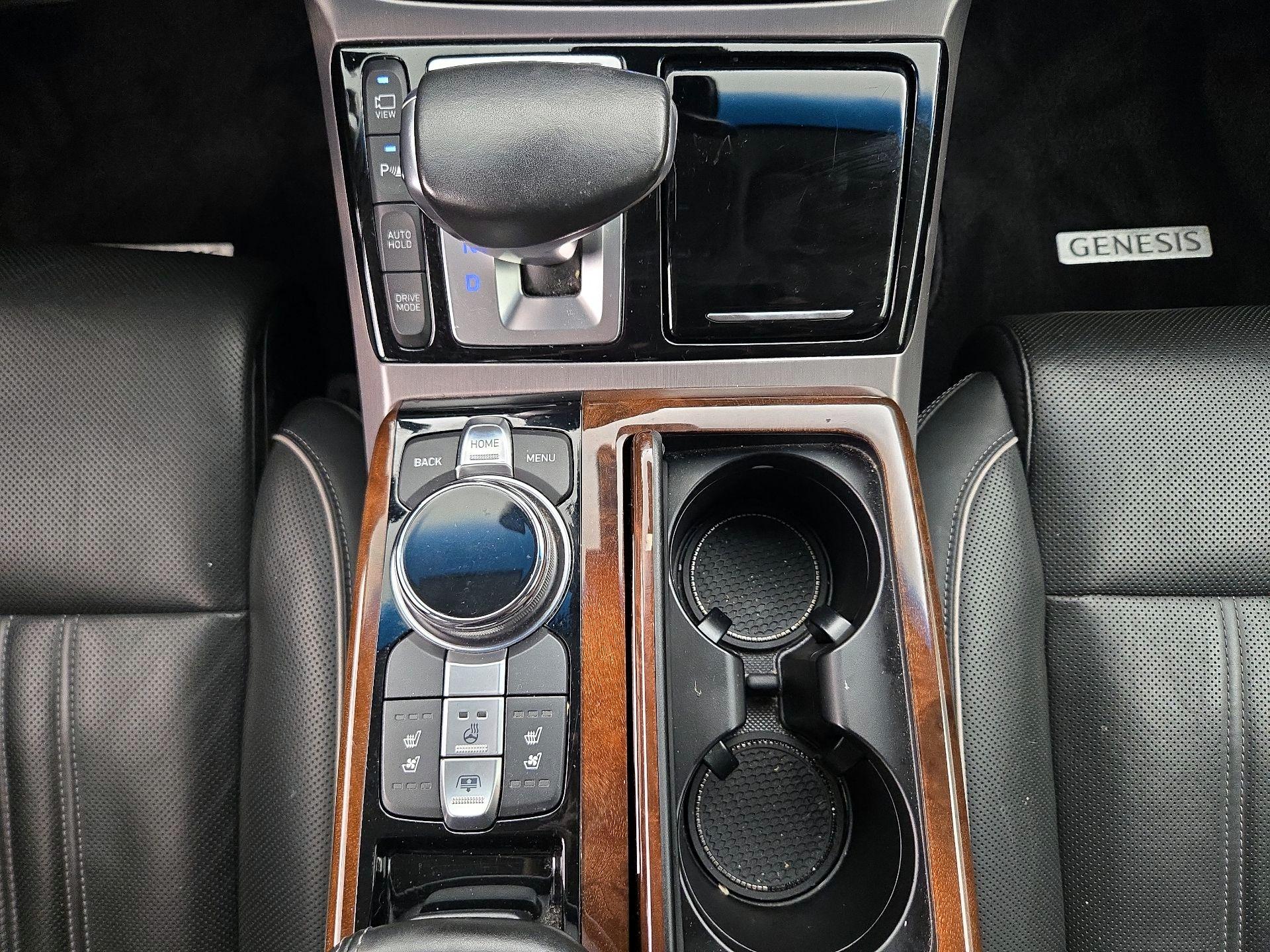 Thumbnail: 2019 Genesis G90 - 18