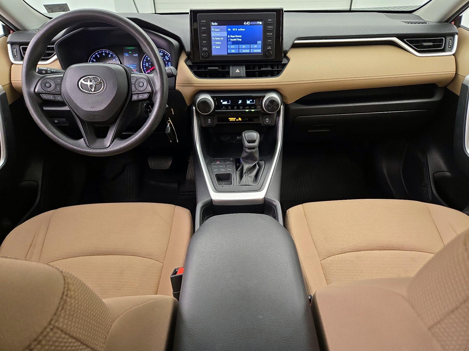 Thumbnail: 2019 Toyota RAV4 - 9