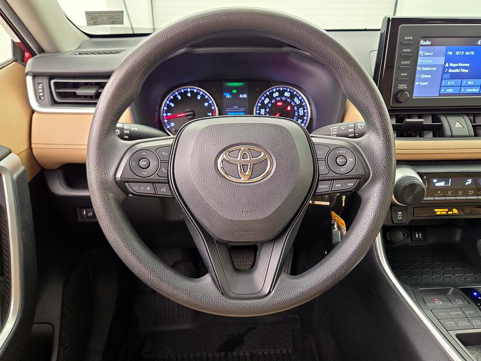 Thumbnail: 2019 Toyota RAV4 - 10