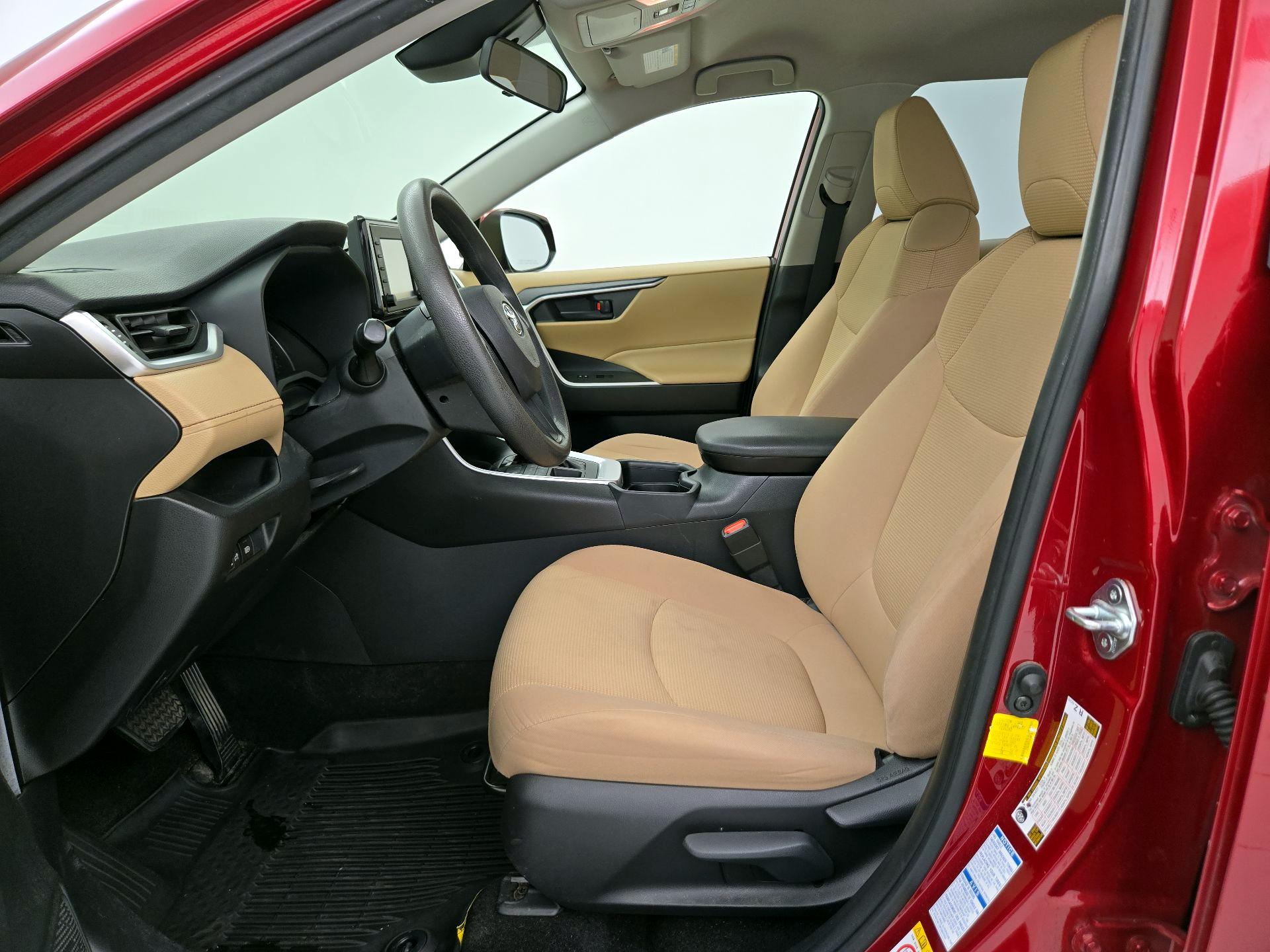 Thumbnail: 2019 Toyota RAV4 - 11