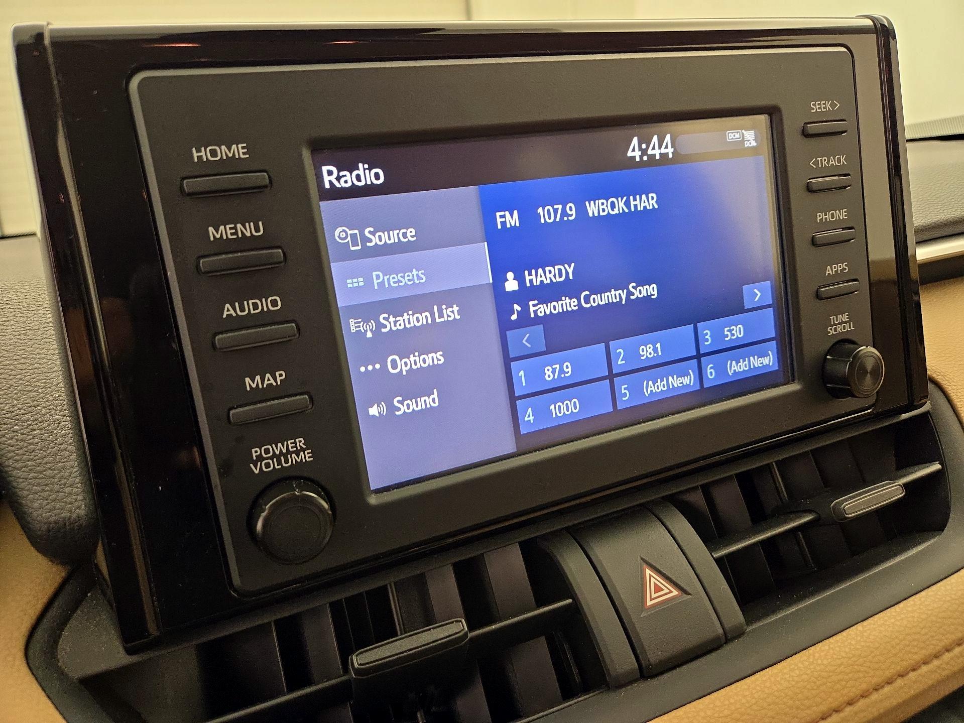 Thumbnail: 2019 Toyota RAV4 - 15