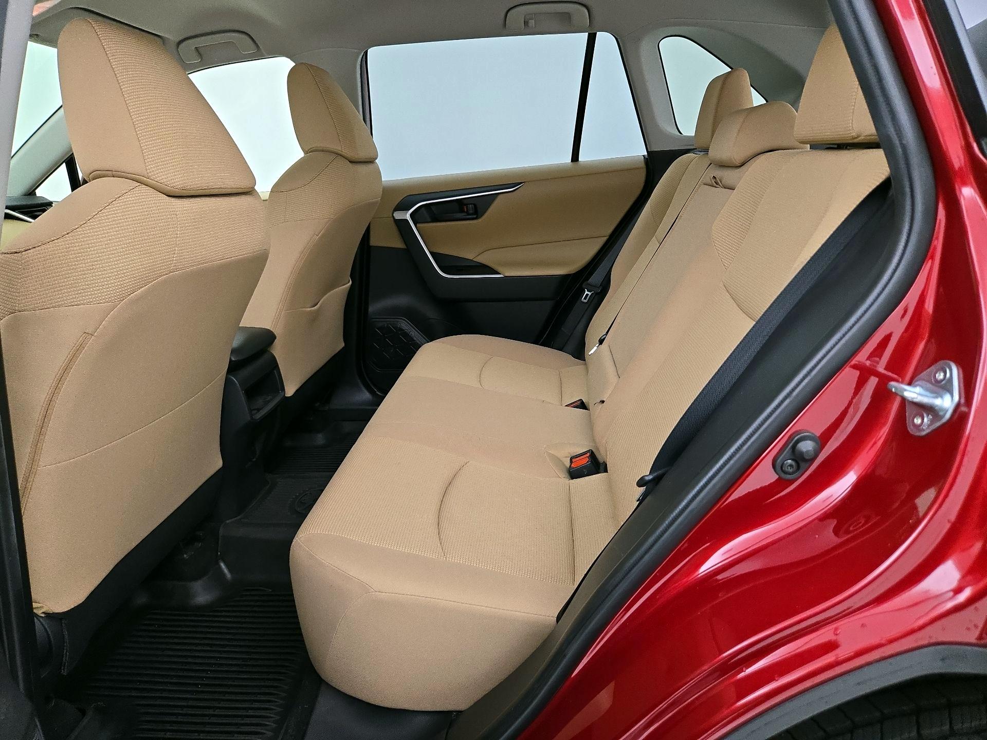 Thumbnail: 2019 Toyota RAV4 - 19