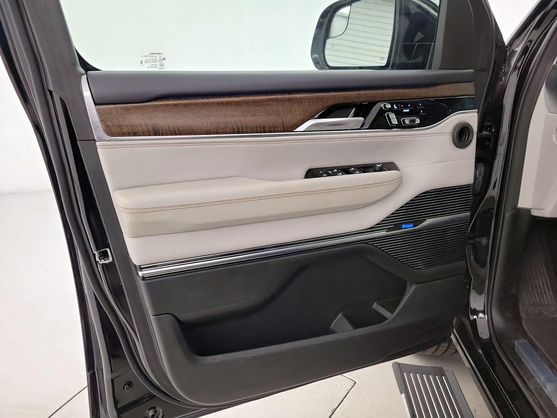 Thumbnail: 2023 Jeep Grand Wagoneer - 12
