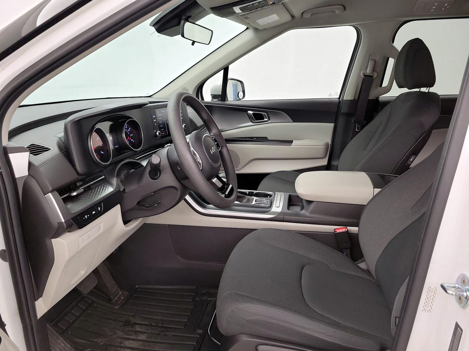Thumbnail: 2022 Kia Carnival - 11