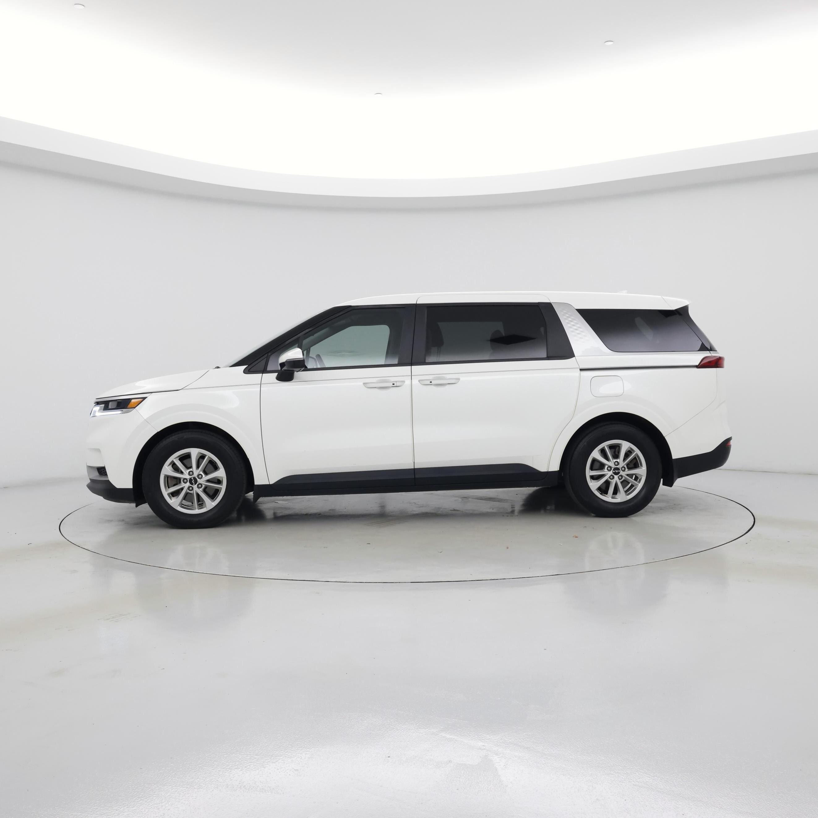 Thumbnail: 2022 Kia Carnival - 3