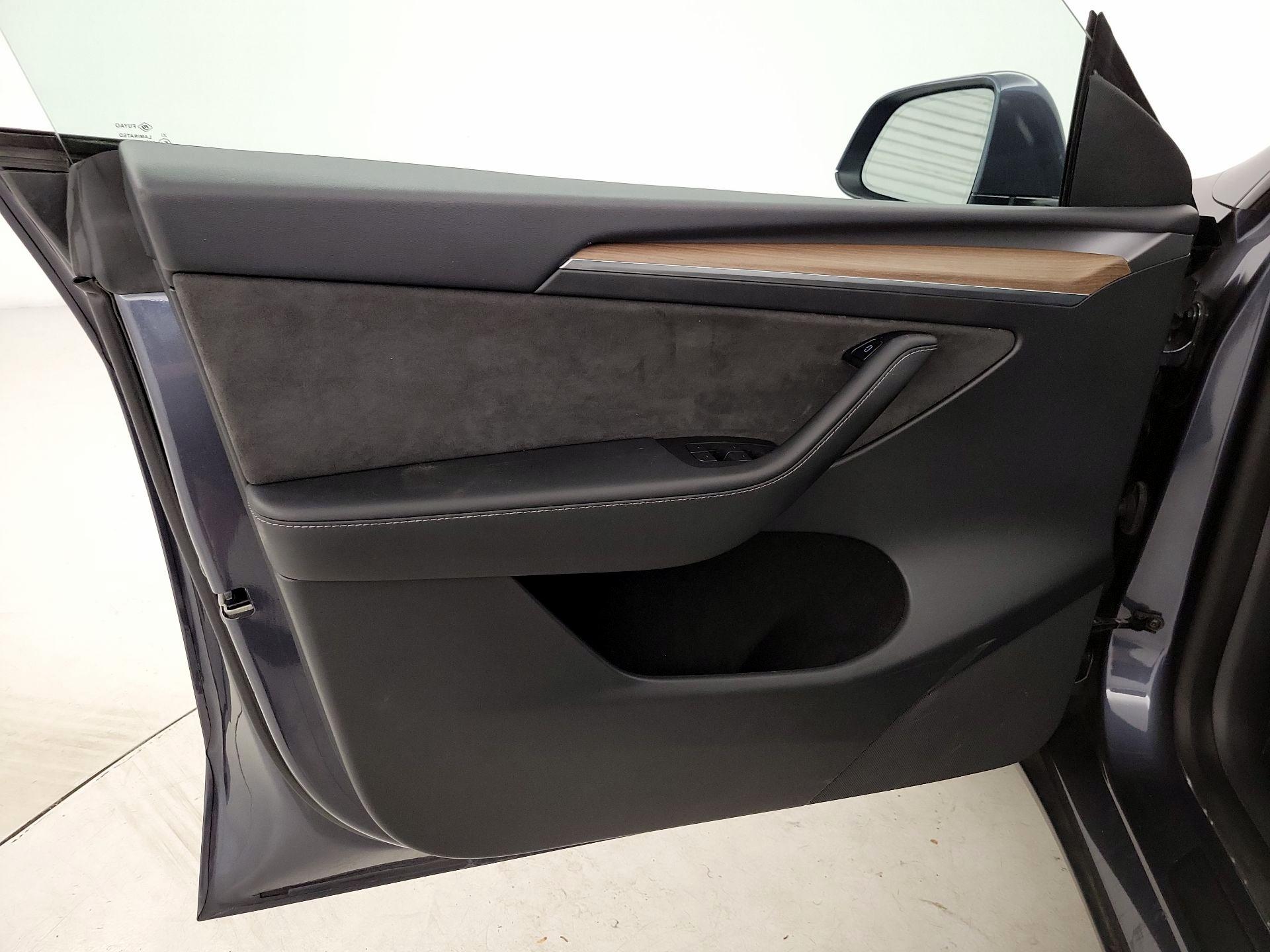 Thumbnail: 2022 Tesla Model Y - 12