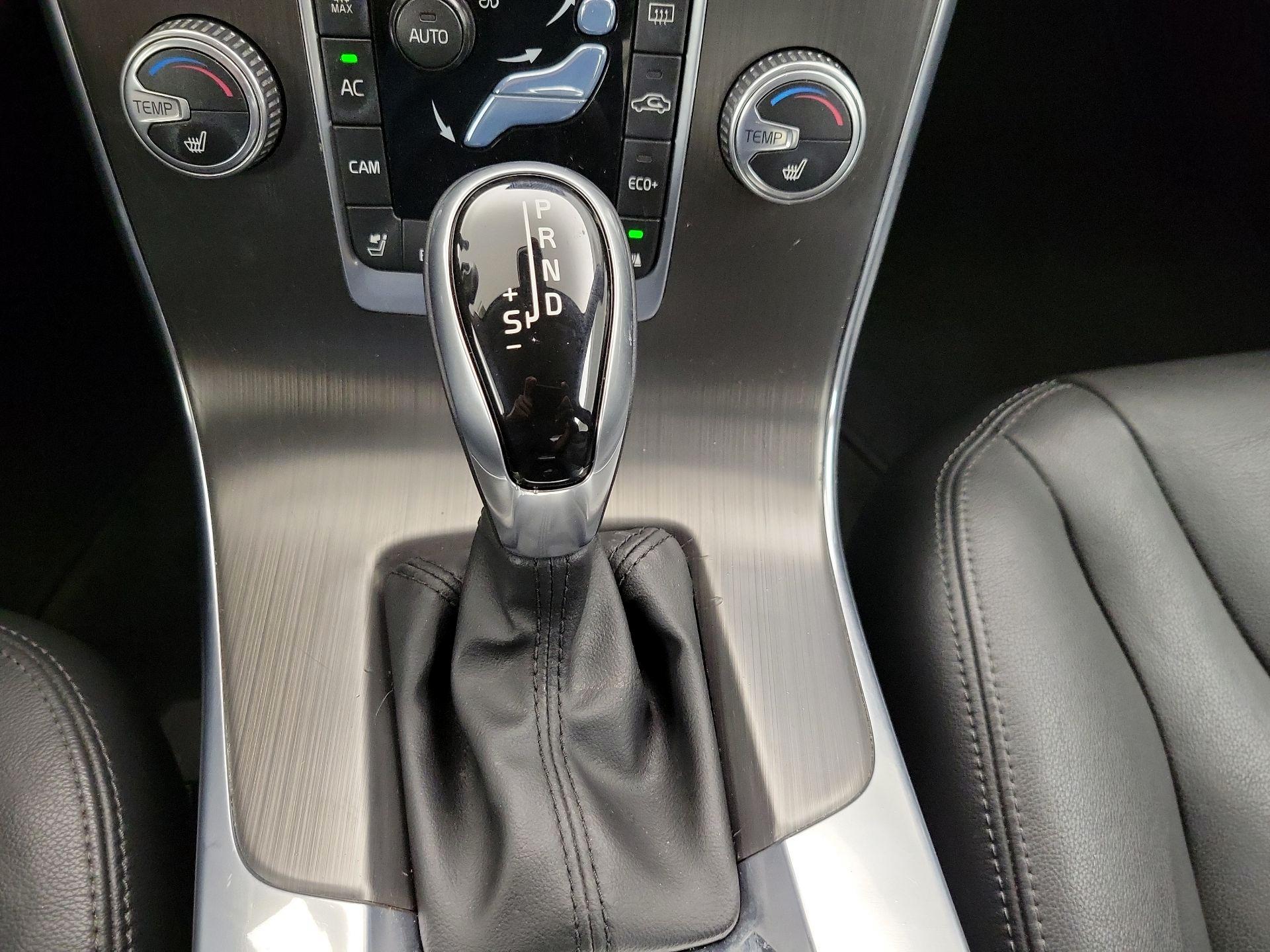 Thumbnail: 2016 Volvo S60 - 18