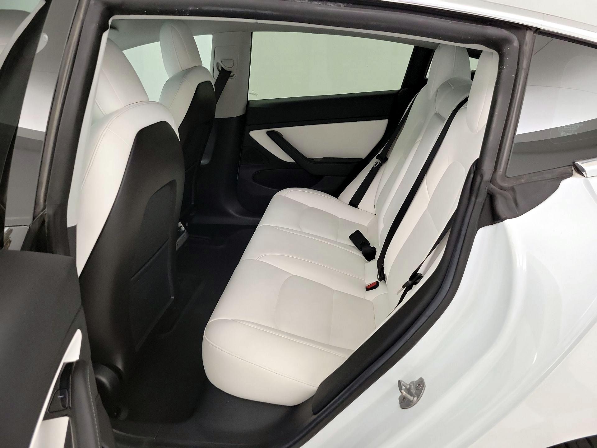 Thumbnail: 2019 Tesla Model 3 - 20