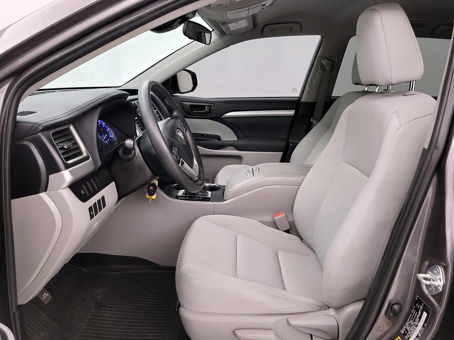 Thumbnail: 2019 Toyota Highlander - 11
