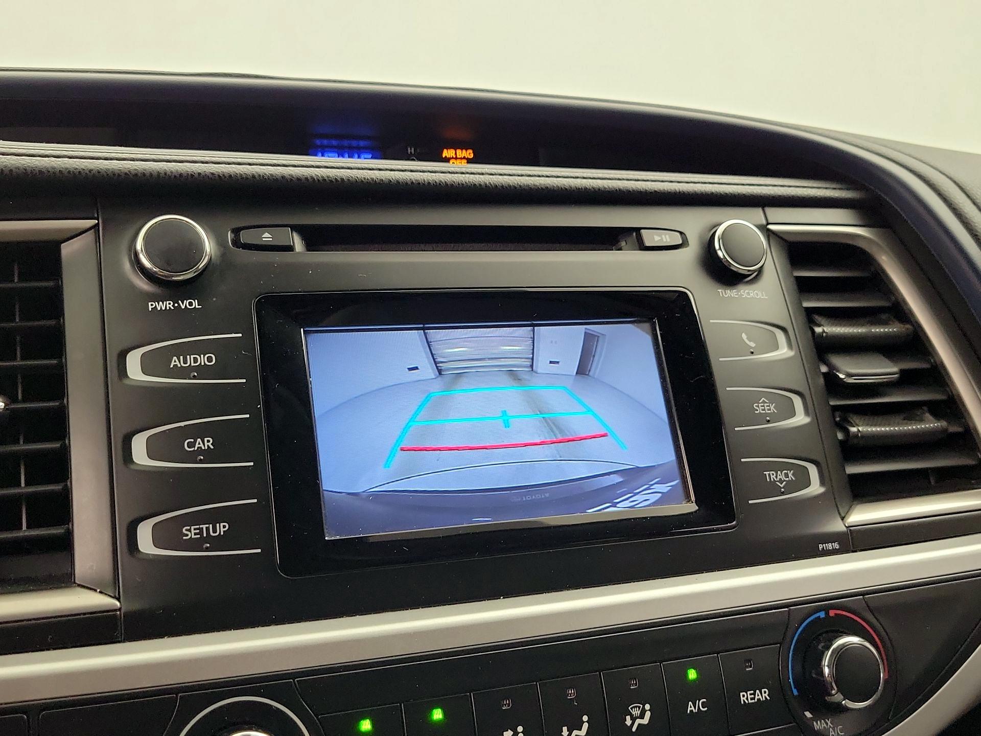 Thumbnail: 2019 Toyota Highlander - 14