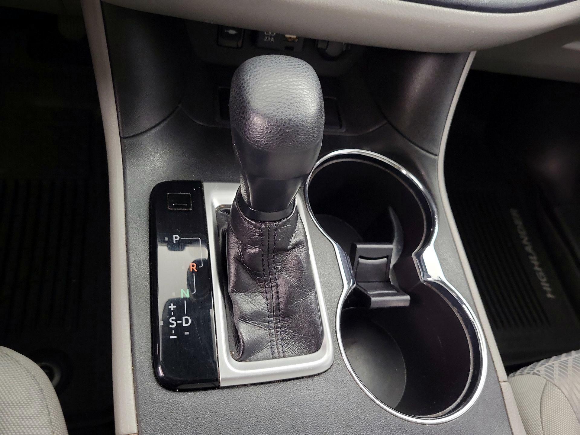 Thumbnail: 2019 Toyota Highlander - 17