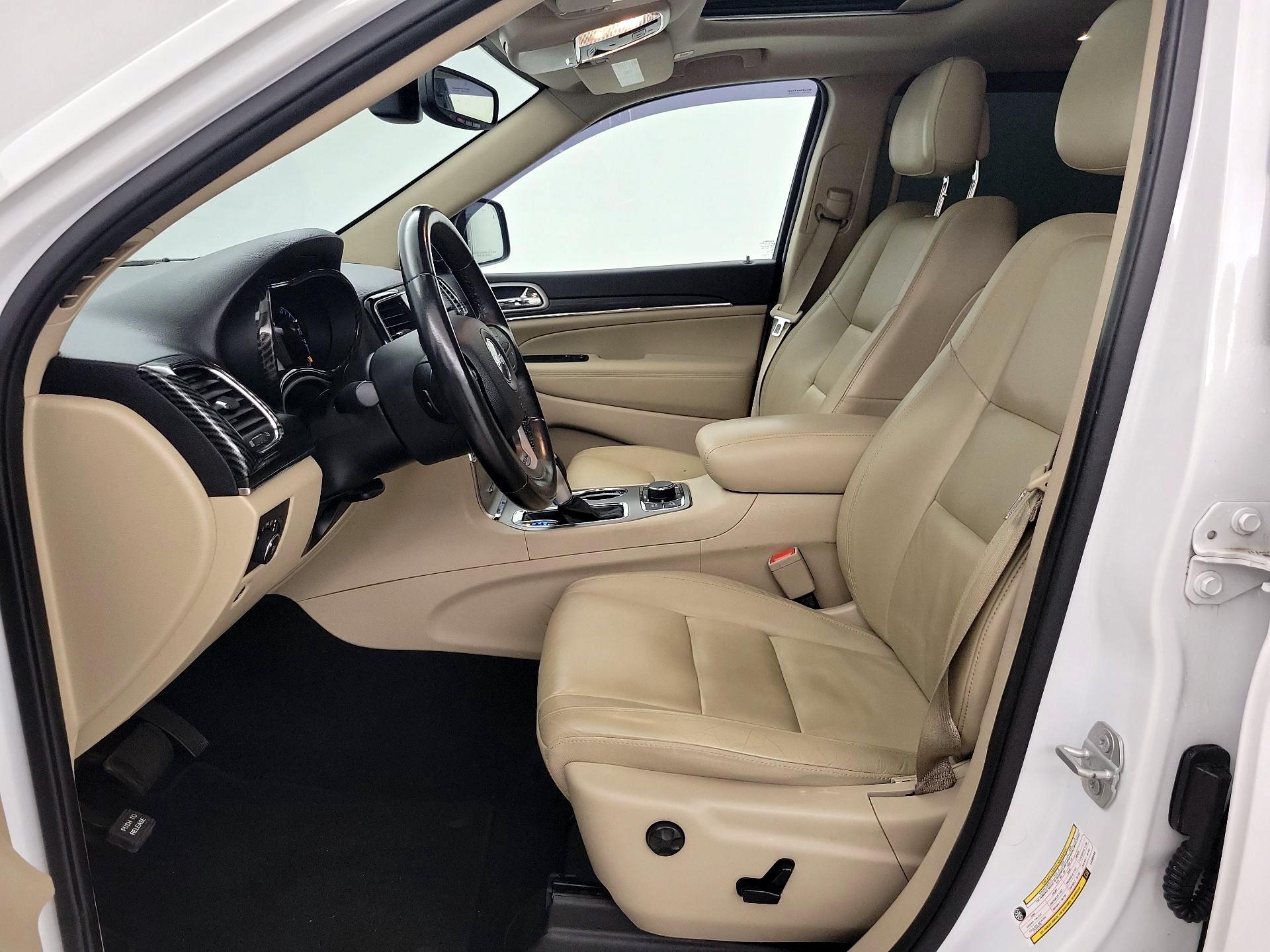 Thumbnail: 2020 Jeep Grand Cherokee - 11