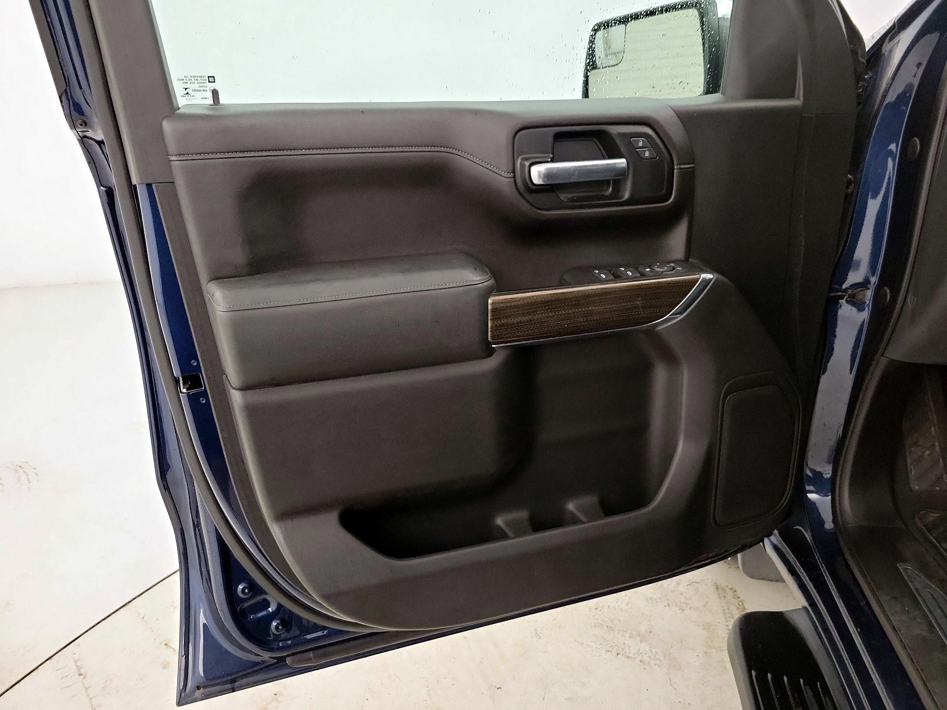 Thumbnail: 2019 Chevrolet Silverado 1500 - 12