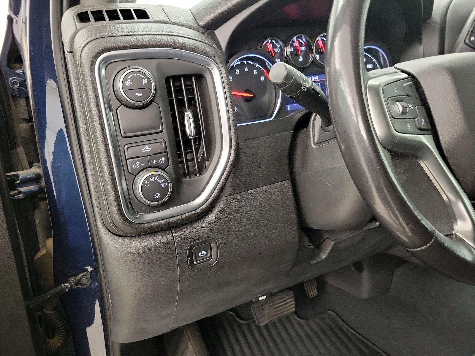 2019 Chevrolet Silverado 1500 LT - Photo 14