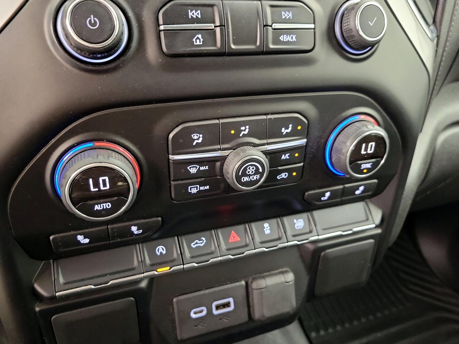 2019 Chevrolet Silverado 1500 LT - Photo 17