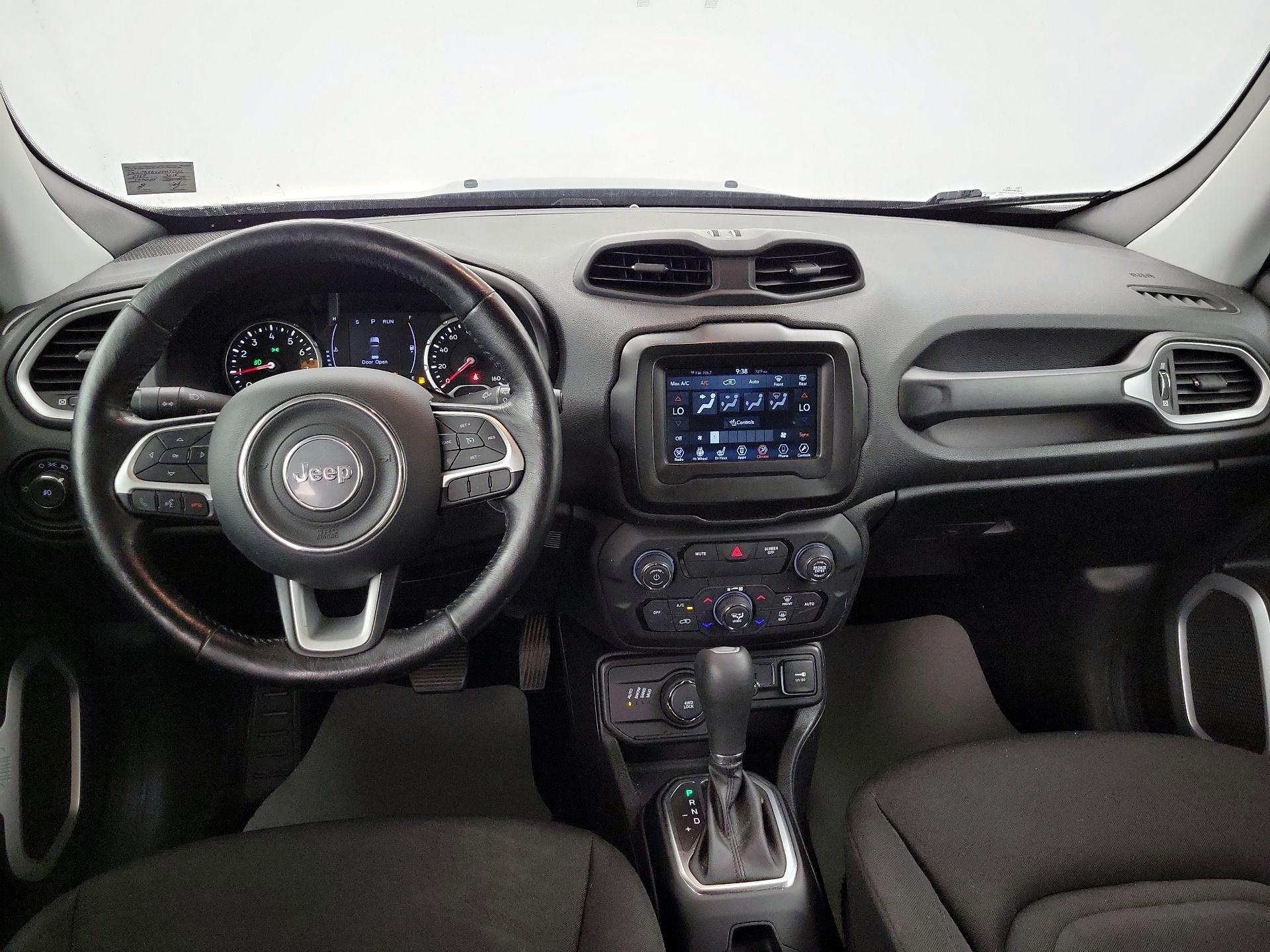 Thumbnail: 2018 Jeep Renegade - 9