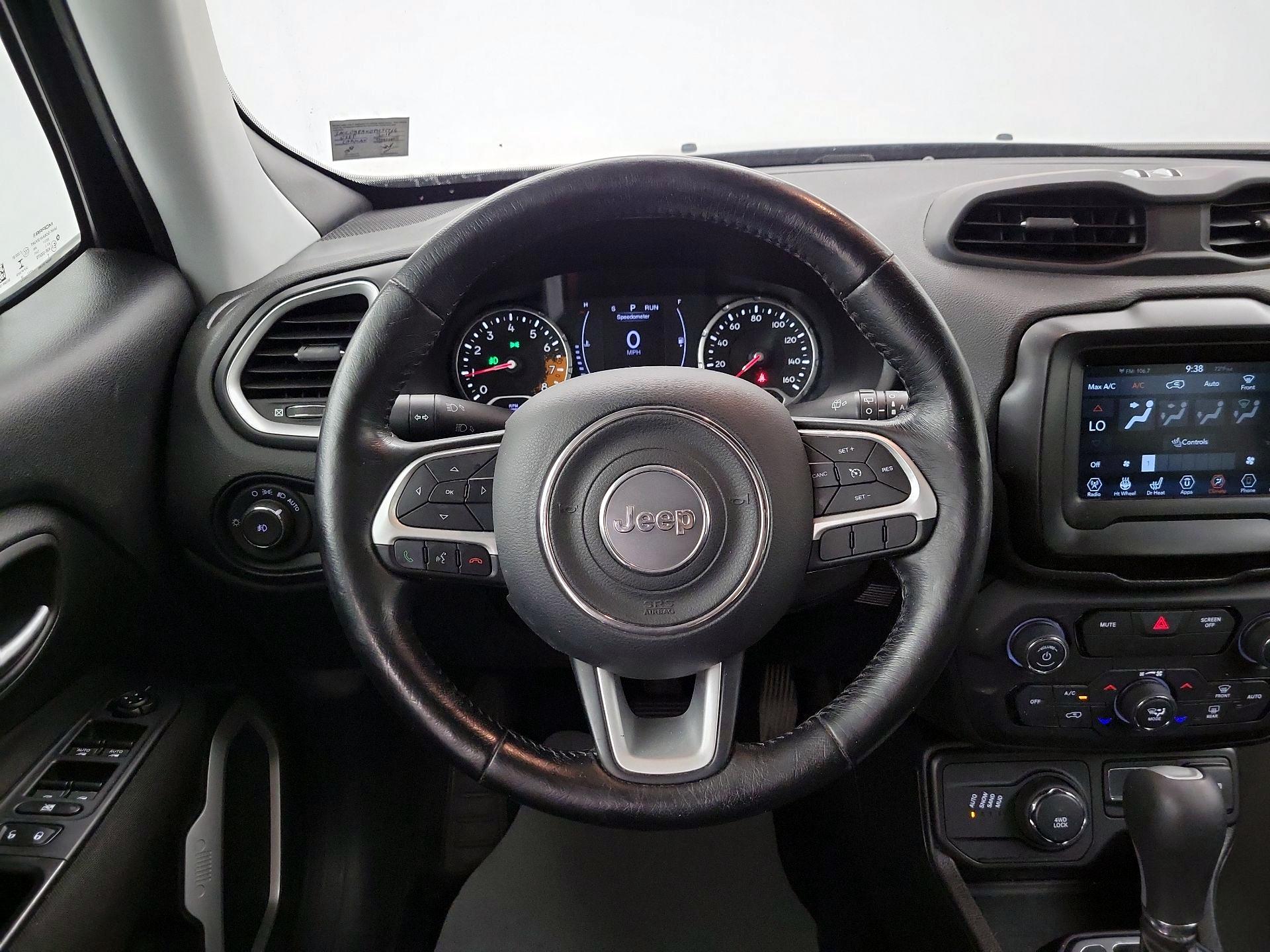 Thumbnail: 2018 Jeep Renegade - 10
