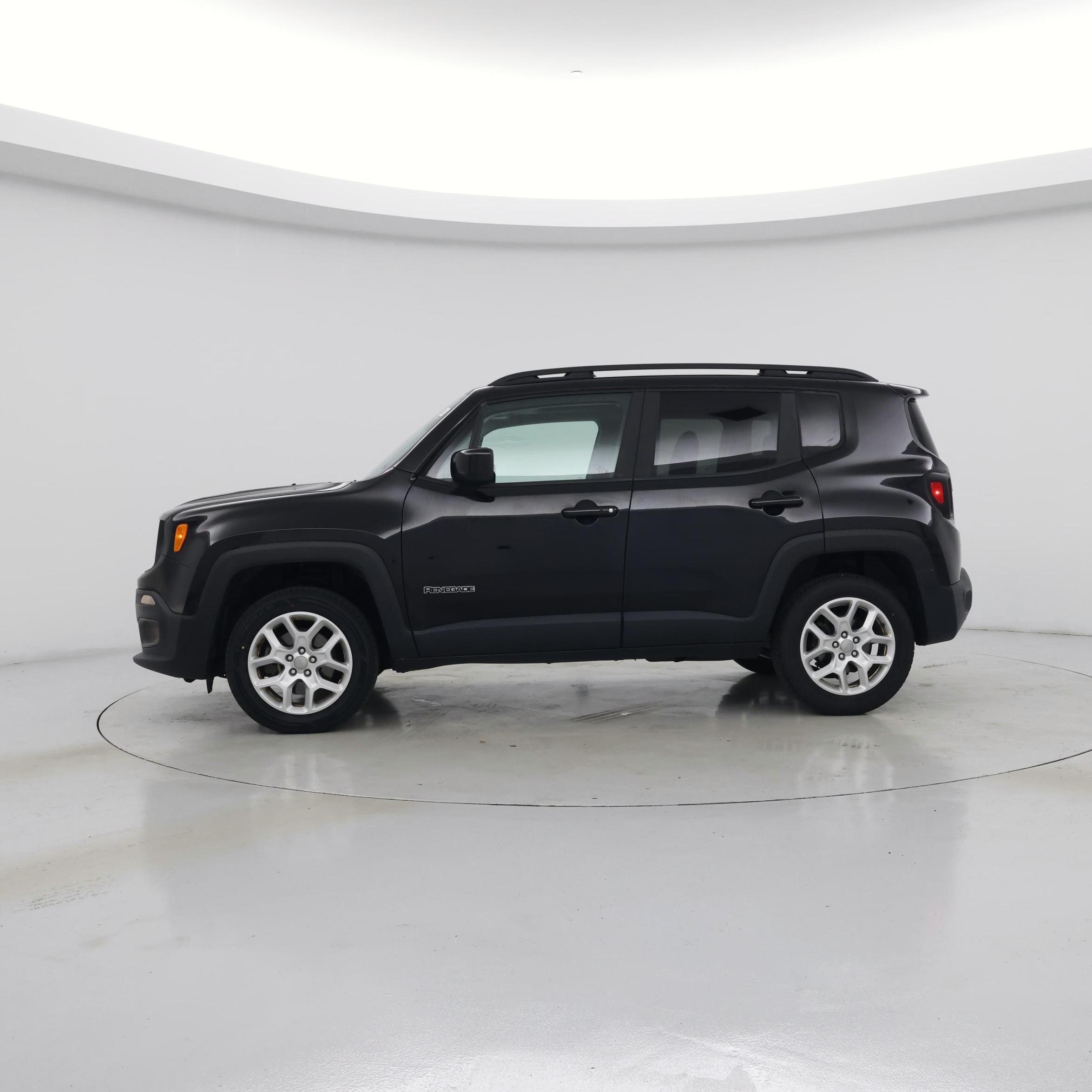 Thumbnail: 2018 Jeep Renegade - 3