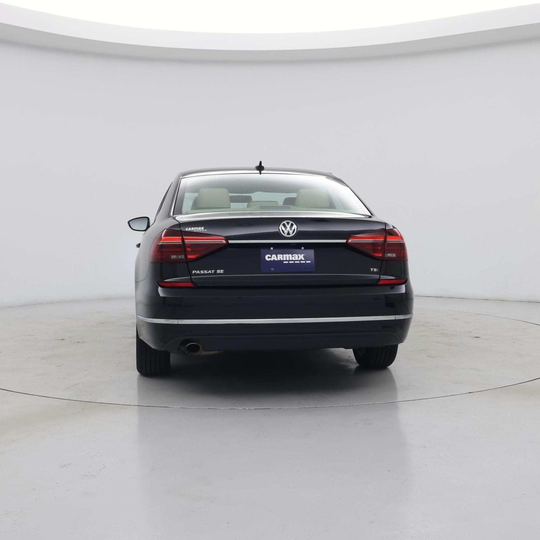 Thumbnail: 2017 Volkswagen Passat - 6