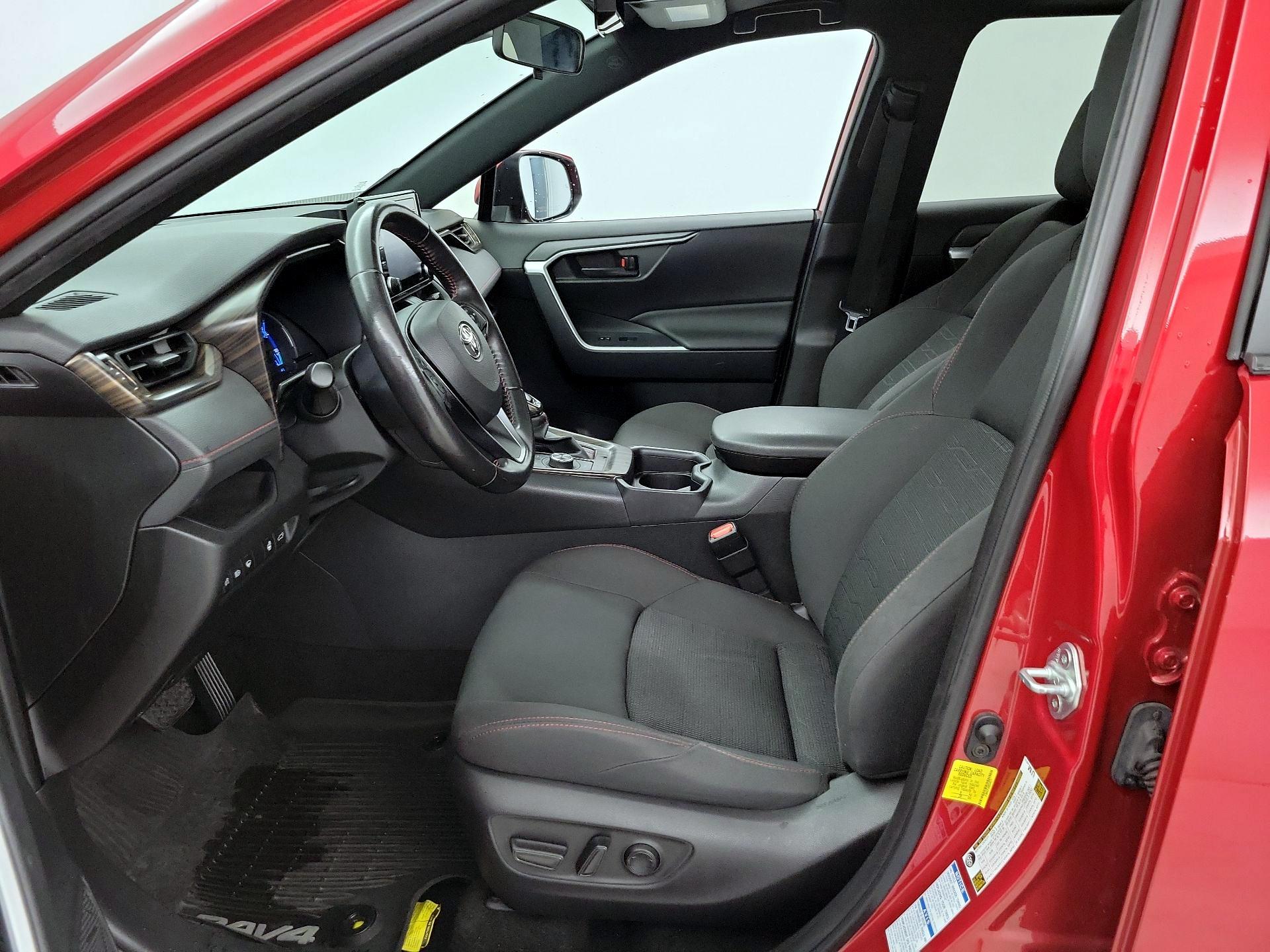 Thumbnail: 2021 Toyota RAV4 - 11