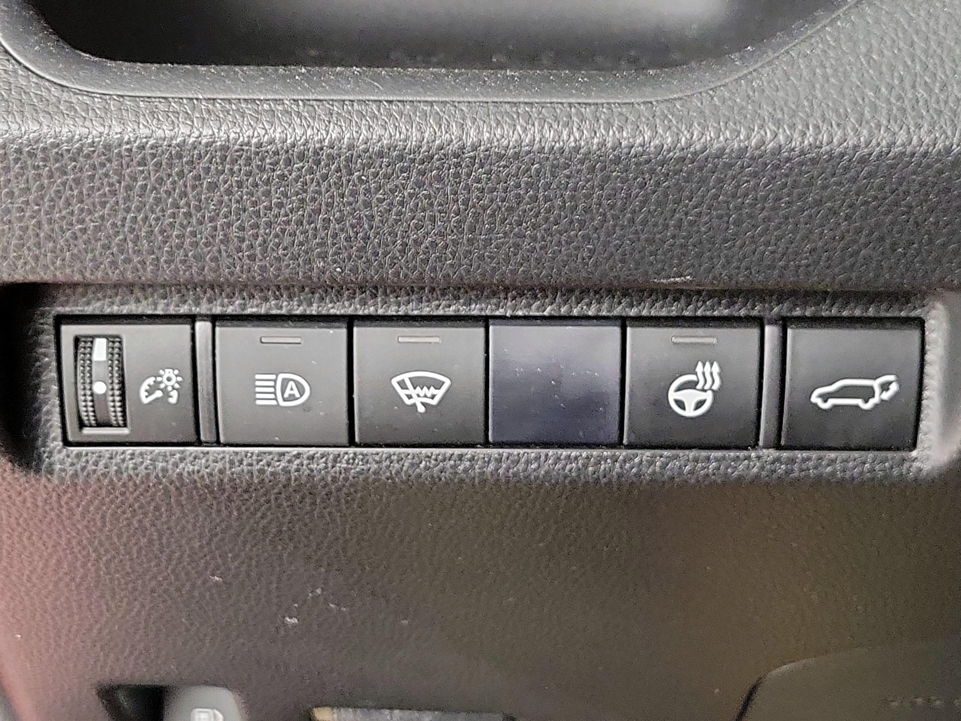 Thumbnail: 2021 Toyota RAV4 - 13
