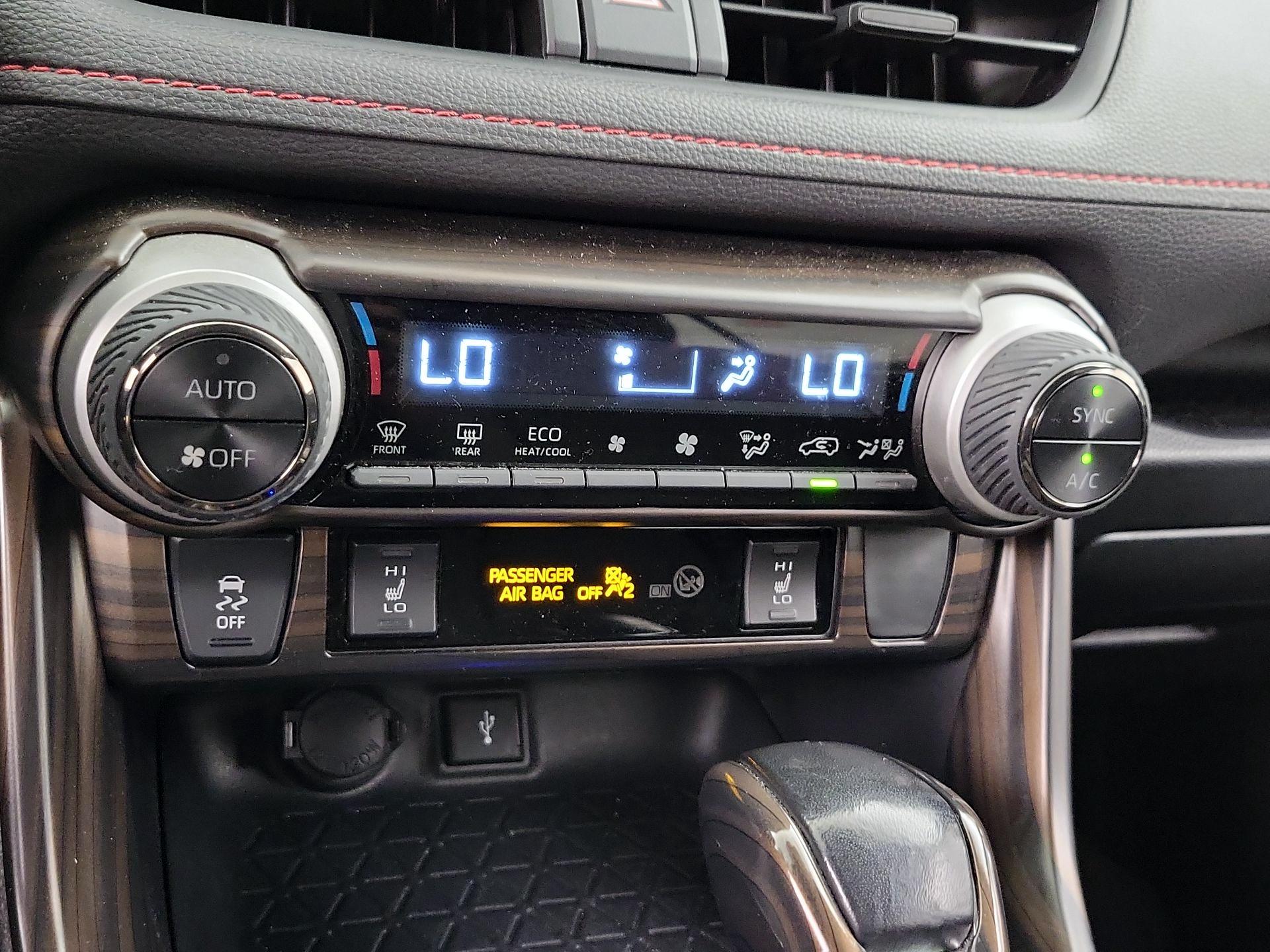Thumbnail: 2021 Toyota RAV4 - 16