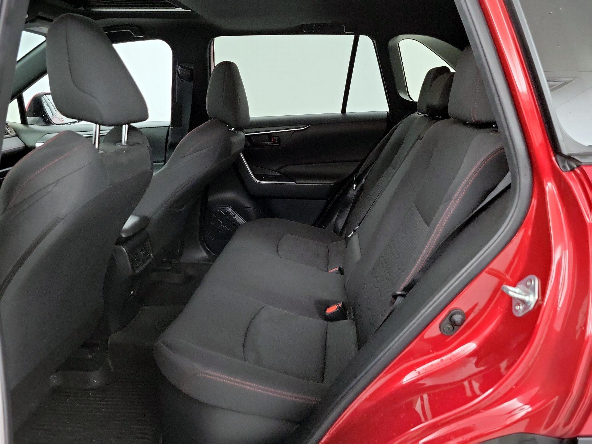 Thumbnail: 2021 Toyota RAV4 - 20