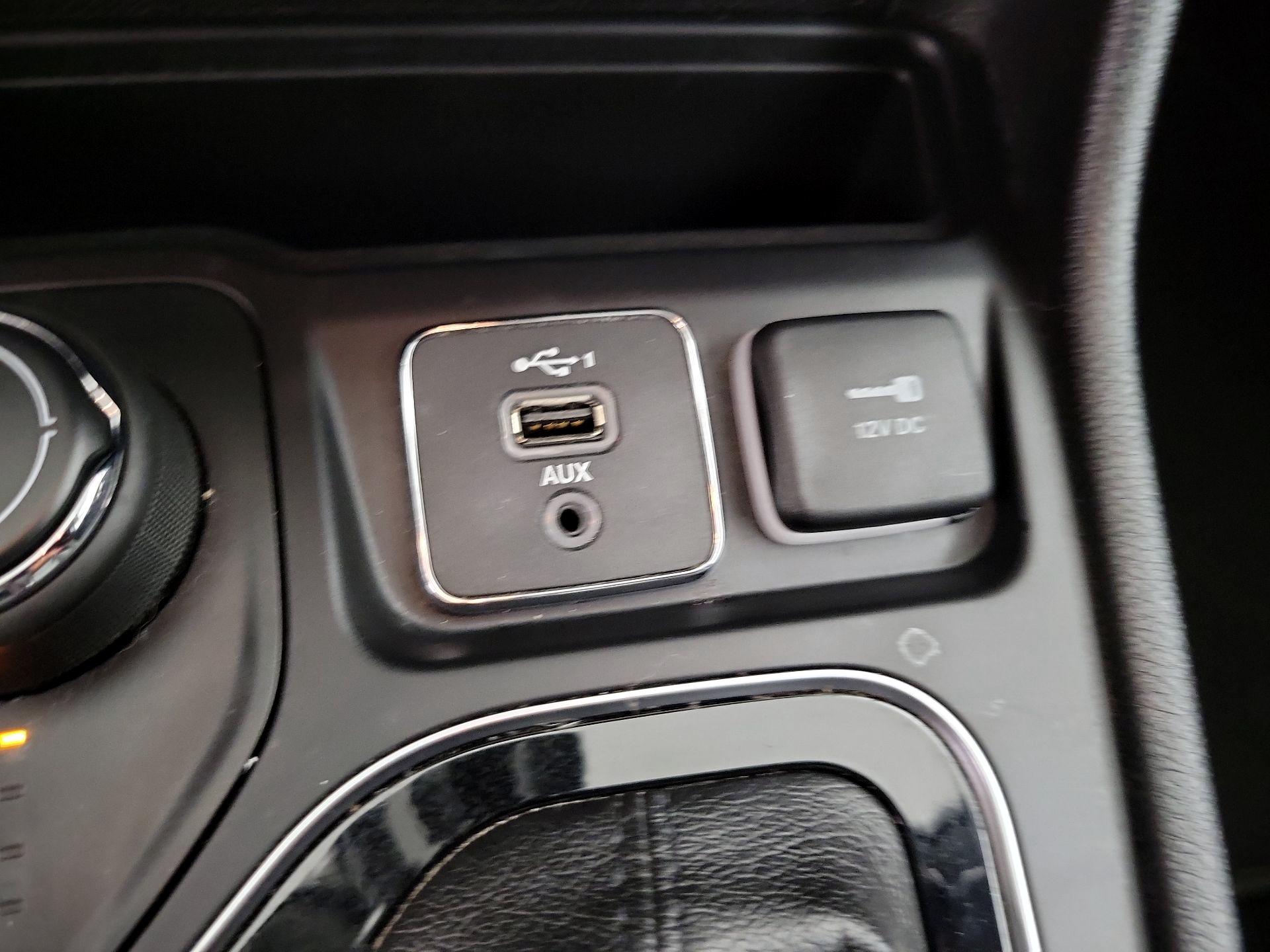 Thumbnail: 2020 Jeep Cherokee - 19