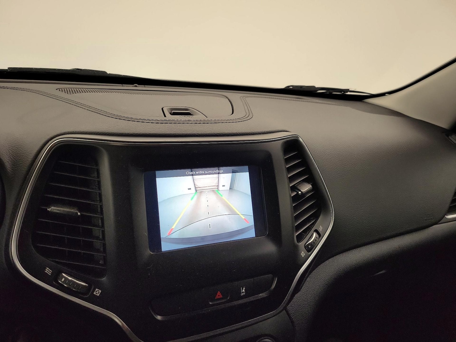 2021 Jeep Cherokee Latitude - Photo 15